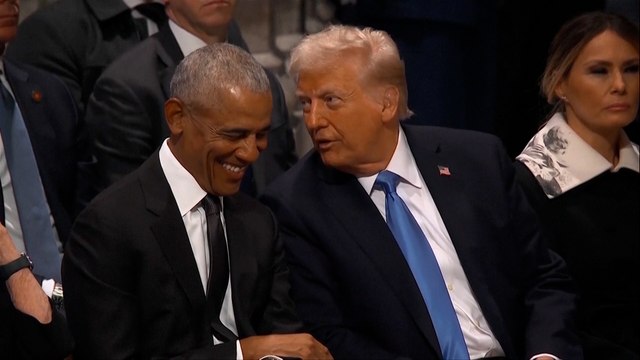 Trump y Obama charlan animadamente durante el funeral de Jimmy Carter