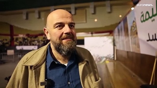 في أول حفل له بعد 13 عاماً في المنفى.. وصفي المعصراني يشعل قاعة دمشق بأغاني الثورة السورية