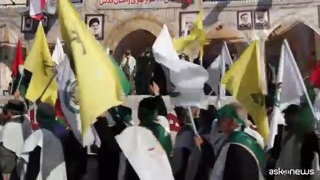 Iran, i Guardiani della rivoluzione sfilano a Teheran