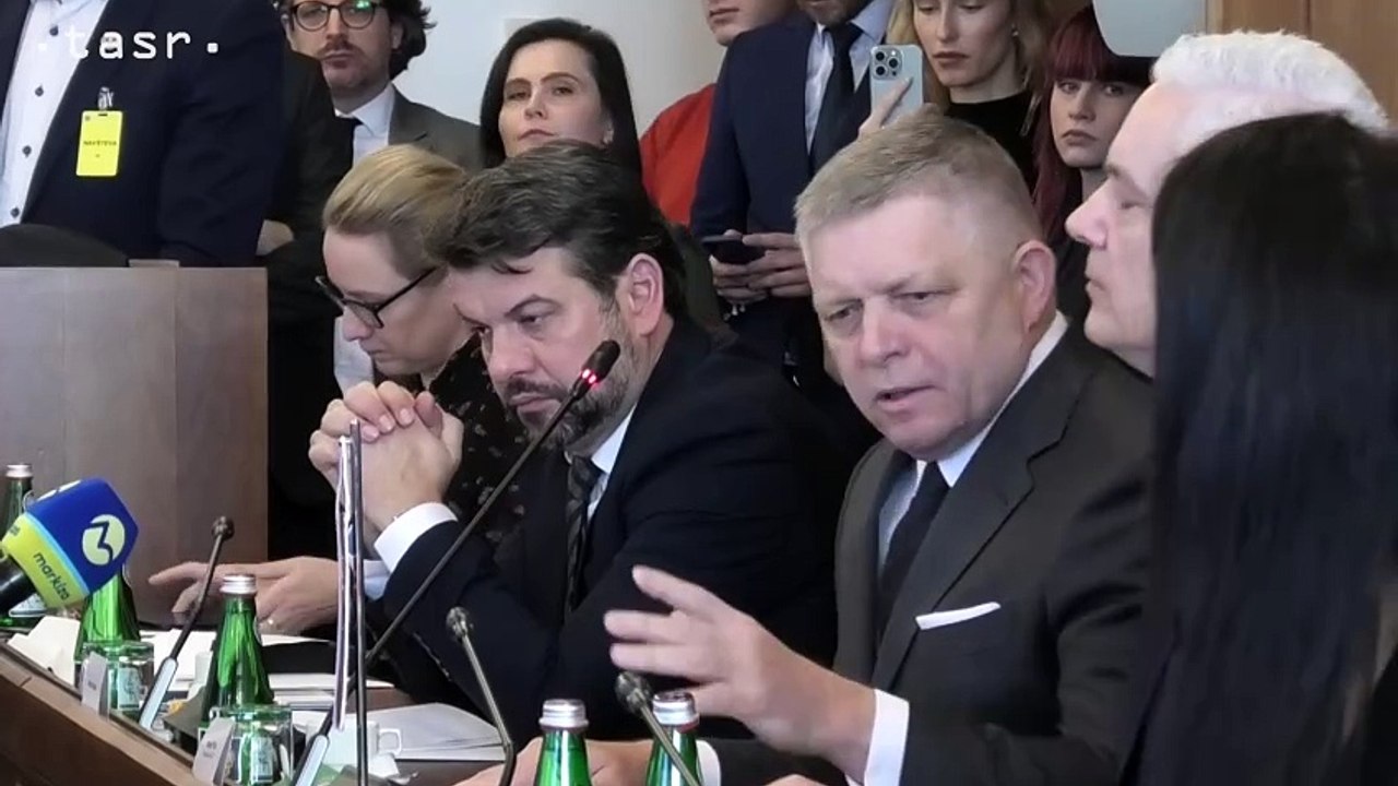 ZÁZNAM: Premiér odmieta, že by jeho stretnutie s V. Putinom bolo netransparentné