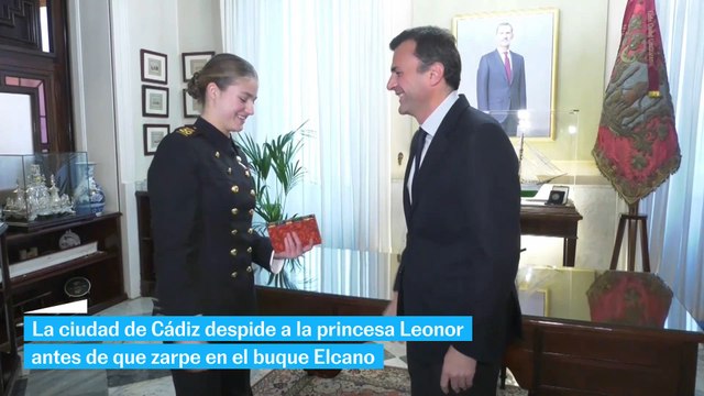 Cádiz desea buen viaje a la princesa Leonor y sus compañeros guardiamarinas