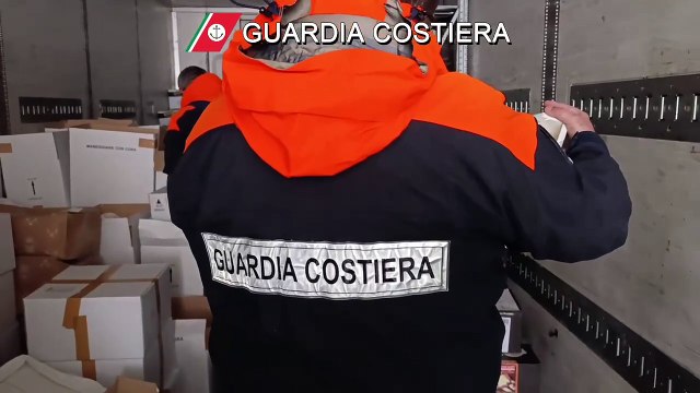 Il video del sequestro del pesce da parte della capitaneria di porto di Palermo