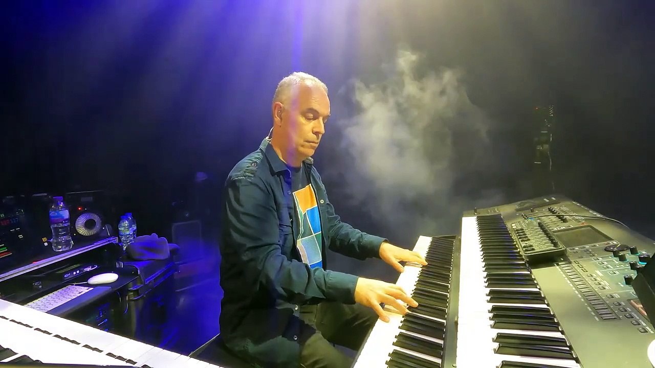 Steve Hackett - Genesis Revisited Live Seconds Out & More (Part.2)