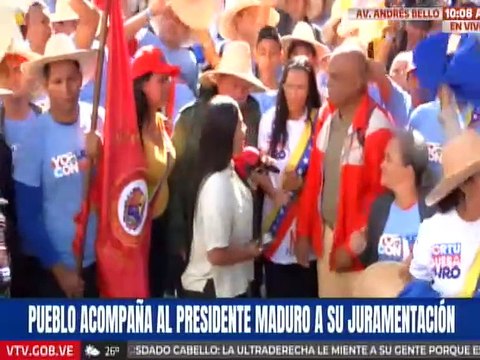 Caracas | Pueblo se concentra en la Av. Andrés Bello en respaldo a la juramentación del pdte. Maduro