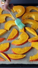 Torta invertida de abóbora com queijo de cabra e mel
