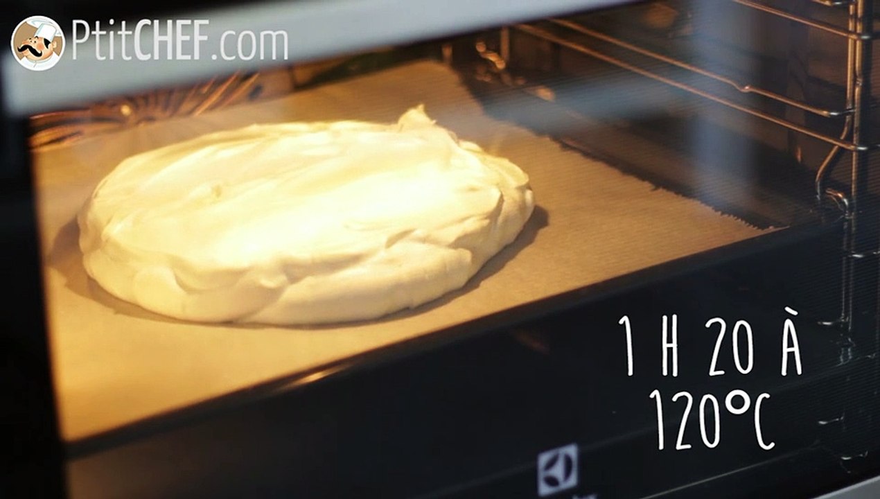 Einfache erdbeer-pavlova