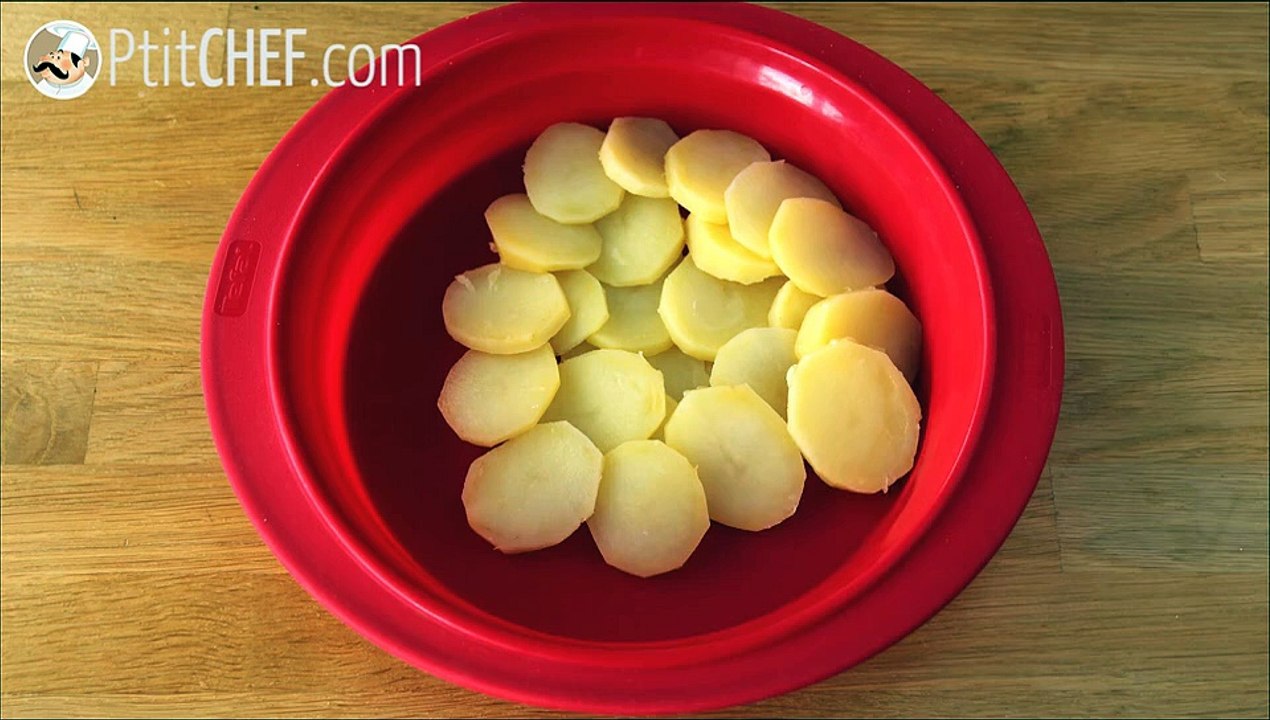 Tarte tatin von kartoffeln mit cantal
