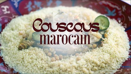 Traditionelles marokkanisches couscous mit huhn