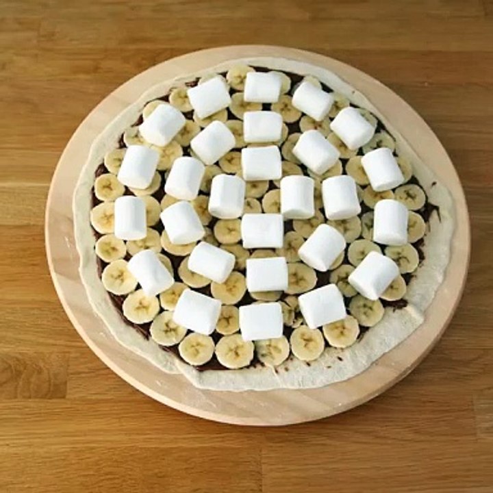 Süße pizza banane-schokolade
