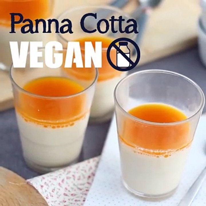 Vegane panna cotta mit kokosnuss