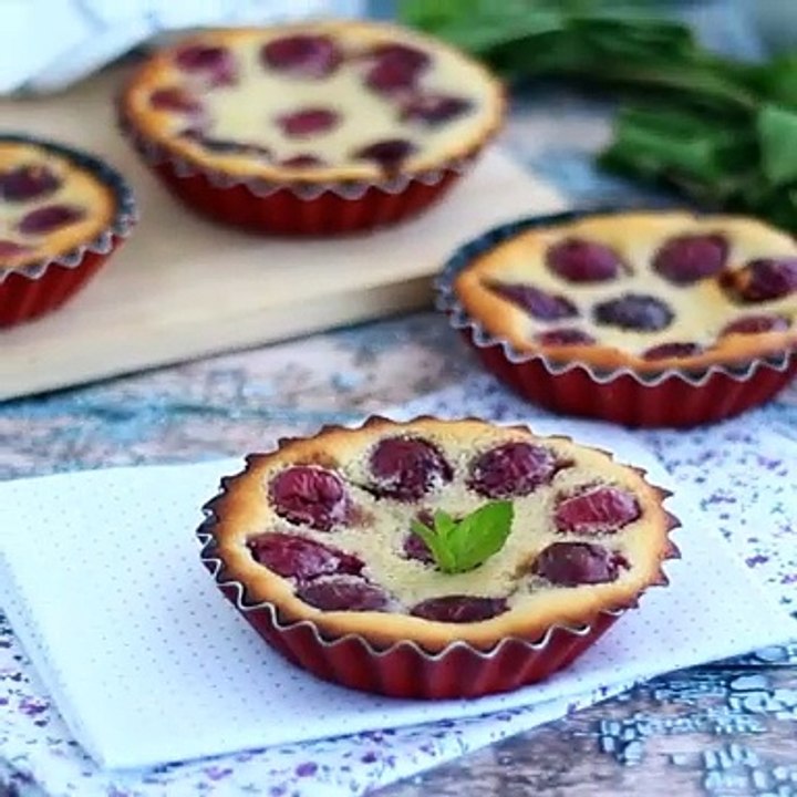 Mini clafoutis mit kirschen, glutenfrei