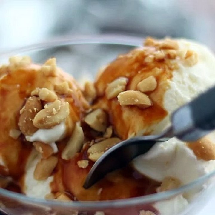 Sundae, das süße amerikanische eis