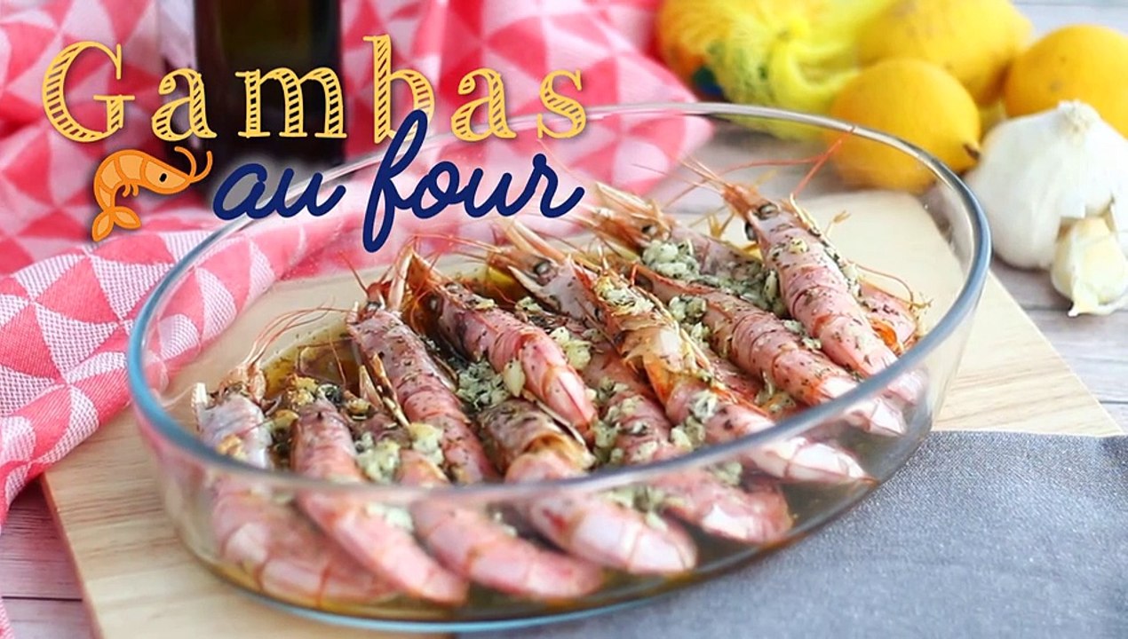 Gebackene gambas mit knoblauch und kräutern