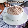 Gefrorener cappuccino, ein köstliches dessert aus kaffee