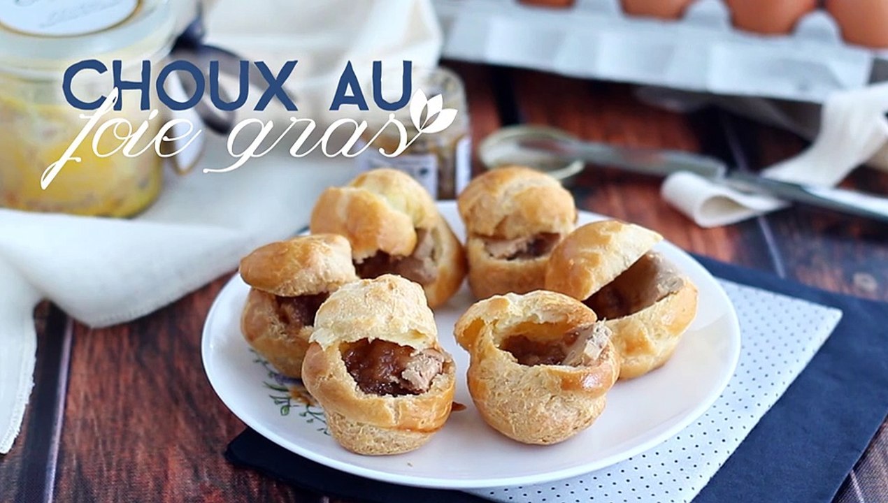 Kleine windbeutel mit foie gras und zwiebelconfit
