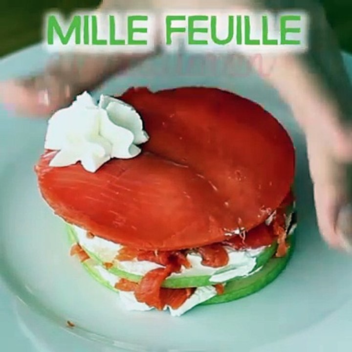 Mille feuille von lachs mit grünem apfel