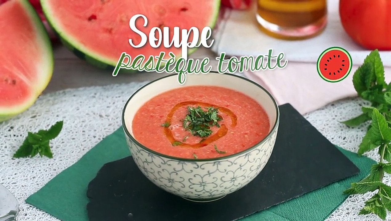 Kalte suppe mit wassermelone und tomate