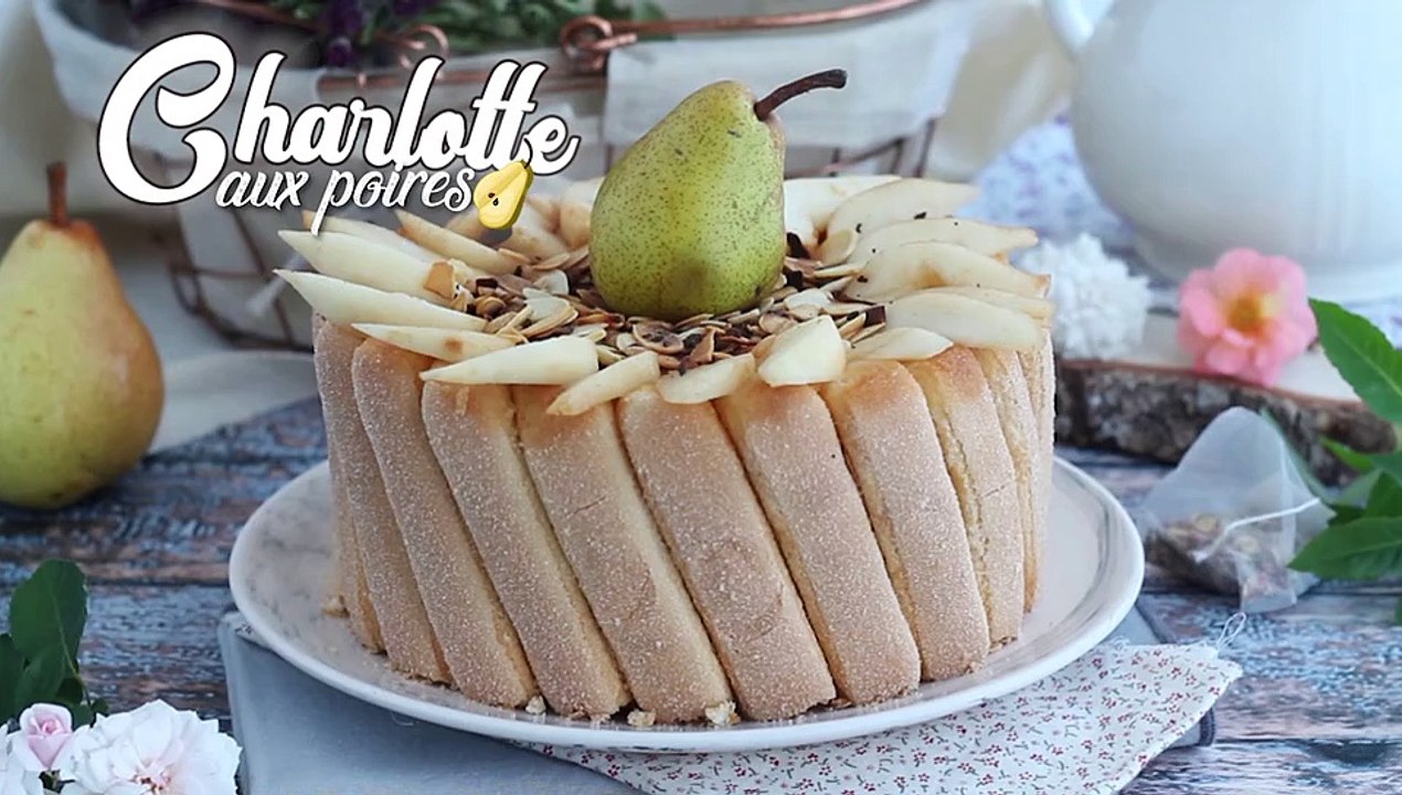 Charlotte mit birnen und gerösteten mandeln