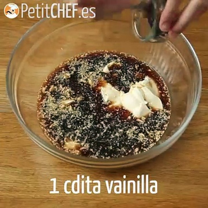 Biskuit mit mayonnaise und schokolade