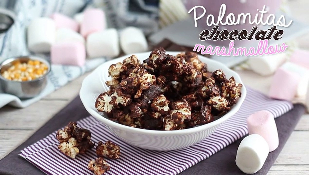 Schokoladenpopcorn und marshmallow
