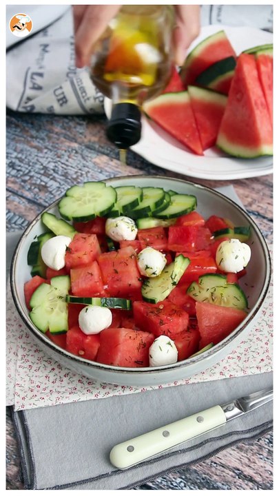 Wassermelone und gurkensalat