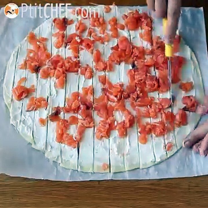 Blätterteigtannen mit zwei lachsen