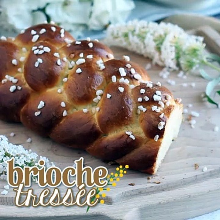 Geflochtene brioches mit 8 strängen