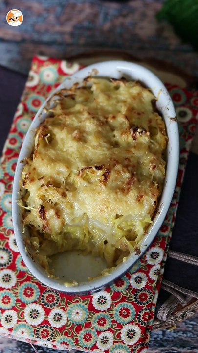 Grünkohlgratin mit béchamelsauce und käse