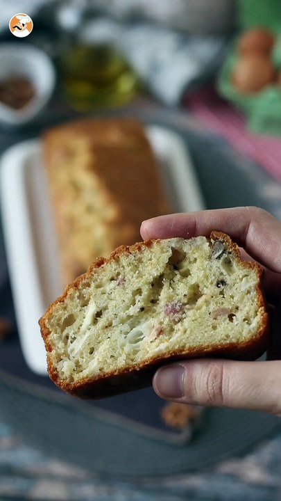 Cake mit speck, ziegenkäse und walnüssen