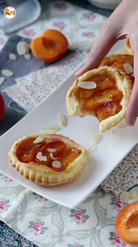 Tartelettes tatin mit aprikosen, das schnelle dessert, wenn man gäste hat!