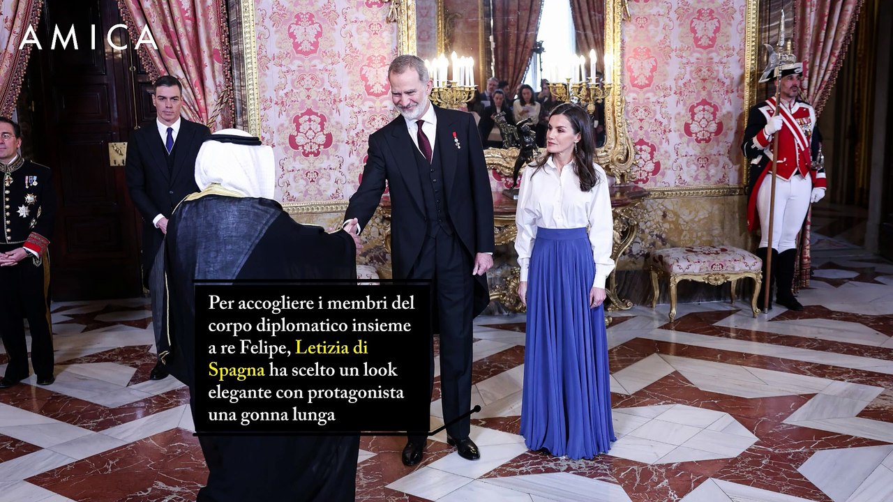 Come portare la gonna lunga fino ai piedi secondo Letizia di Spagna
