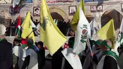 آلاف من عناصر الحرس الثوري يشاركون في عرض عسكري بطهران