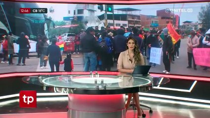 Comunarios del Sindicato Agrario bloquean en la avenida Blanco Galino en rechazo a la creación de dos OTBs