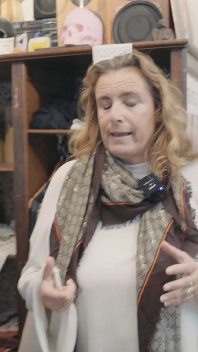 Réalisatrice emblématique de LOL et Mon Baby, Lisa Azuelos se laisse guider par Salwa dans un magasin de vinyles. Un moment sincère et touchant à découvrir dimanche sur liik !