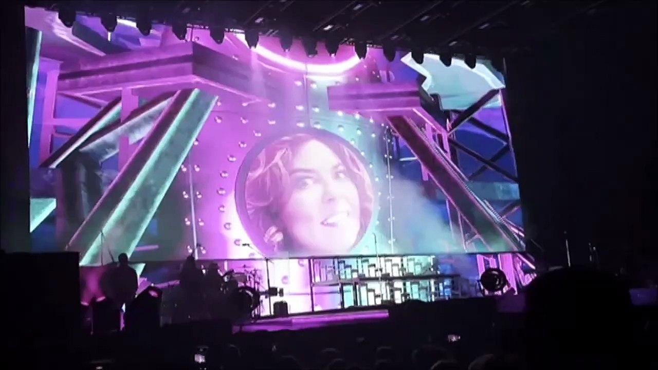 SHANIA TWAIN — Up! | From Shania Twain: “Queen Of Me Tour” | DVD | Live in Concert