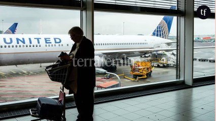 "Désolée, j'ai cru que vous étiez ma femme" : cette homme fait semblant de dormir dans l'avion et en profite pour tripoter sa voisine