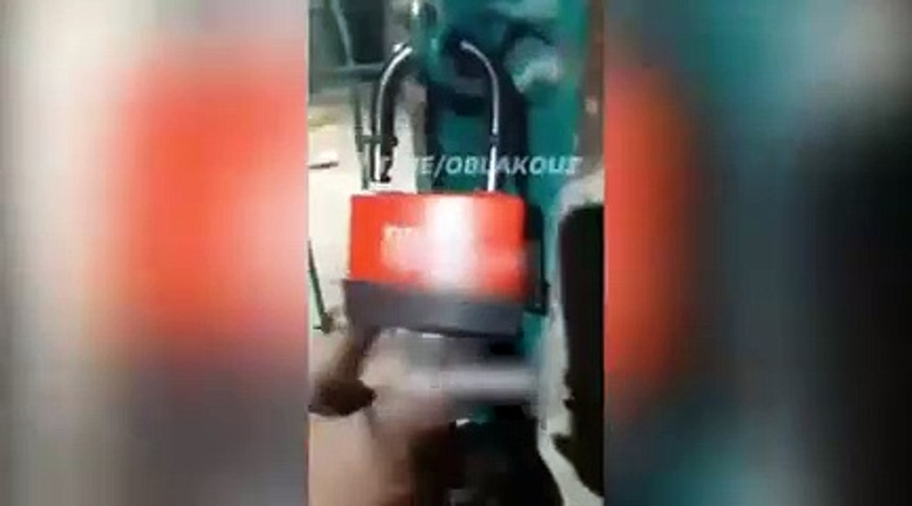 Aslanların ortasında ölüm! Hayvanat bahçesi bakıcısının son anları kayıtta