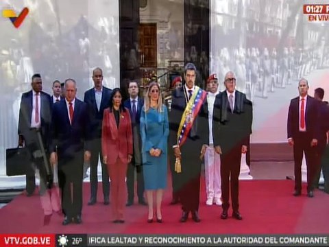 Honores al Pdte. Nicolás Maduro luego de su juramentación en las afueras de la Asamblea Nacional