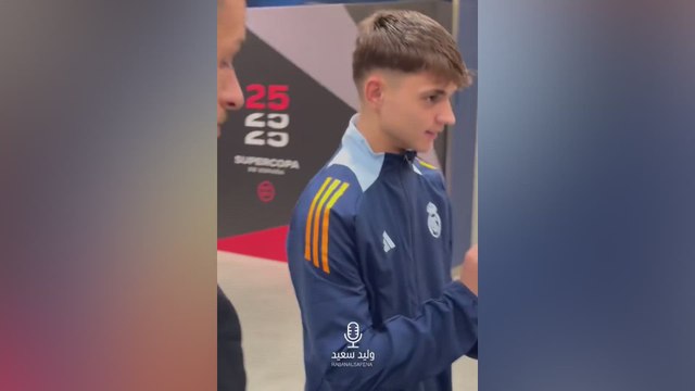 La reacción de dos canteranos del Madrid cuando un aficionado les pide un autógrafo que se ha hecho viral