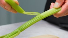 Así le quitas lo fibroso y duro al apio