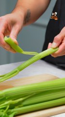 Así le quitas lo fibroso y duro al apio