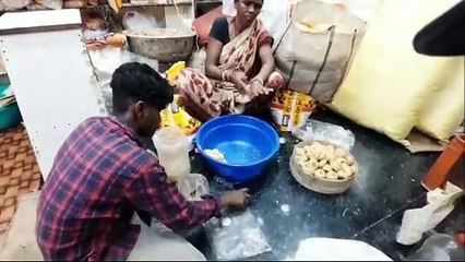 स्पेशल स्टोरी --जमशेदपुर के तिलकुट मे गया का स्वाद