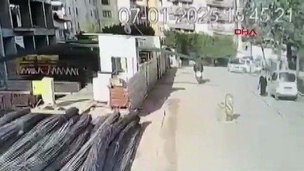 İnşaat demirleri kuryeyi böyle yaraları