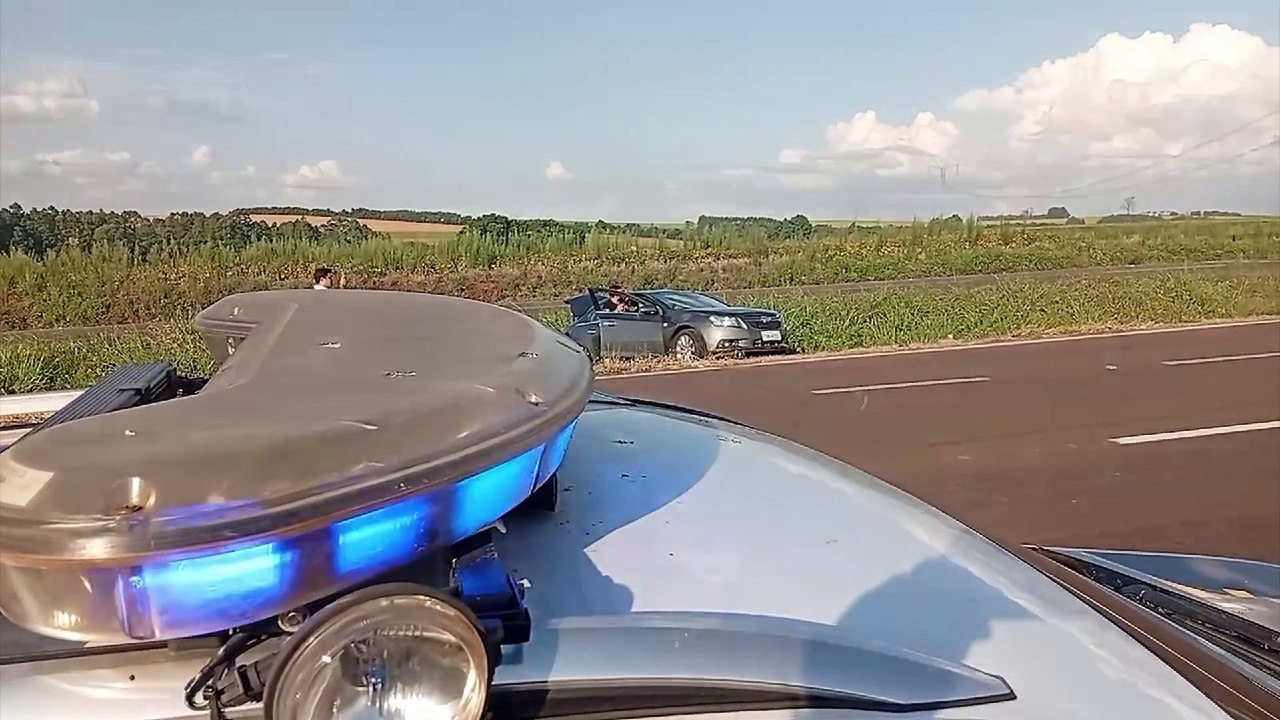 Casal de Santa Catarina se envolve em acidente na BR-467 em Cascavel