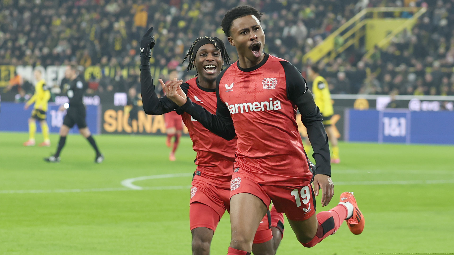 Borussia Dortmund v Bayer Leverkusen