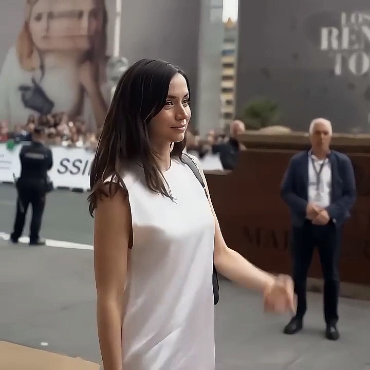 Her smile 🔥😱