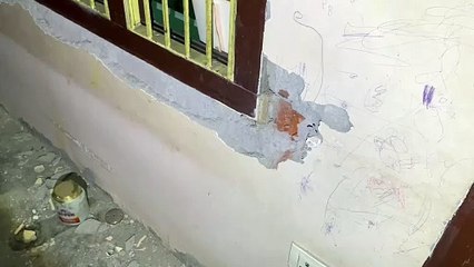 रानी की बावड़ी से सटे मकान पर चला प्रशासन का हथौड़ा, इधर पालिका प्रशासन ने मकान पर चस्पा किया नोटिस और उधर हथोड़ा लेकर मकान तोड़ने पहुंच गए पालिका कर्मचारी, देर रात मकान की तुड़ाई शुरू