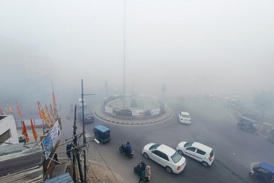 Rajasthan Weather : जयपुर में आज सुबह छाया हल्का कोहरा, बादलों के बावजूद ठिठुरन बढ़ी