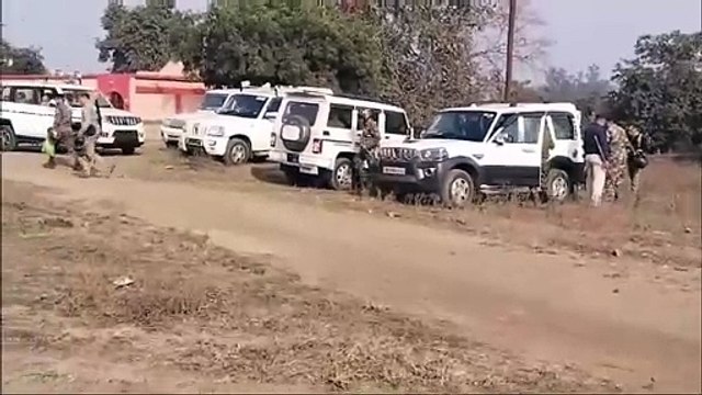 हिलटॉप आउटसोर्सिंग कम्पनी में बवाल और एसडीपीओ पर हमला के जिम्मेदार जेएमएम नेता की गिरफ्तारी को लेकर पुलिस सख्त,जेएमएम नेता को ढूढने गई पुलिस बल पर महिलाओं ने लगाया मारपीट, तोड़फोड़ का आरोप,महिलाओं में प