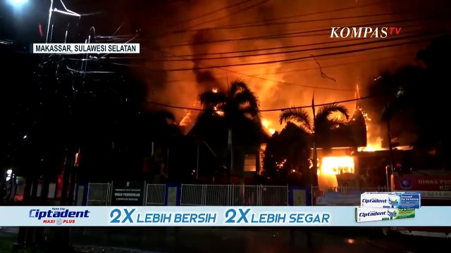 Kantor Dinas Pendidikan Kota Makassar Terbakar, Api Melalap Seluruh Bangunan
